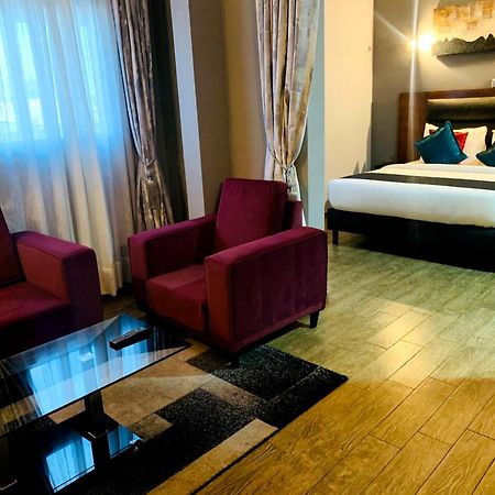 La Rochelle Hotel ยาอุนเด ภายนอก รูปภาพ