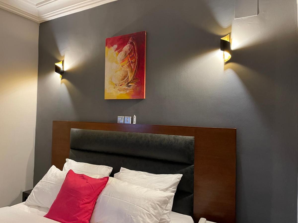 La Rochelle Hotel ยาอุนเด ภายนอก รูปภาพ